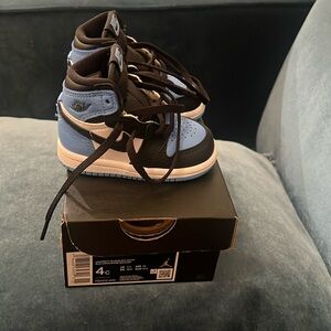 Air Jordan 1 Retro High OG TD “Unc Toe”